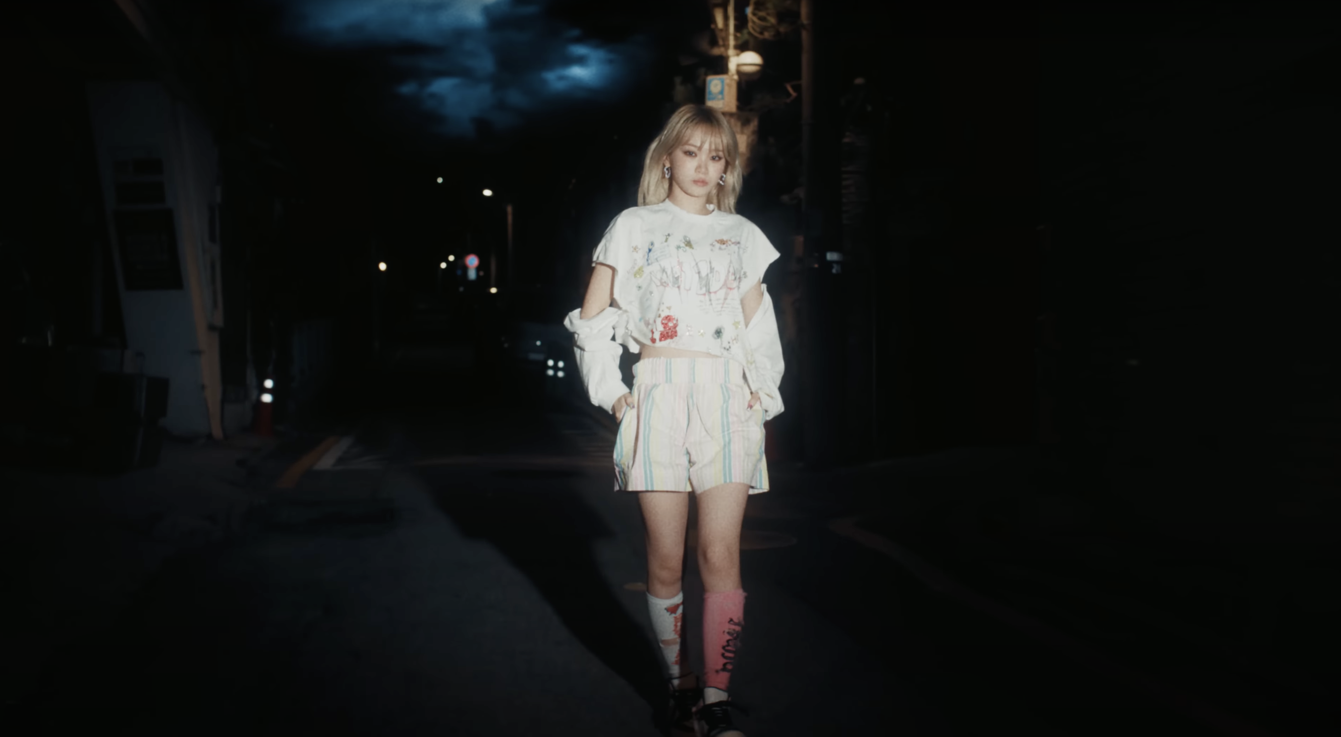 르세라핌의 미니 4집 ‘CRAZY’ 티저 속 김채원